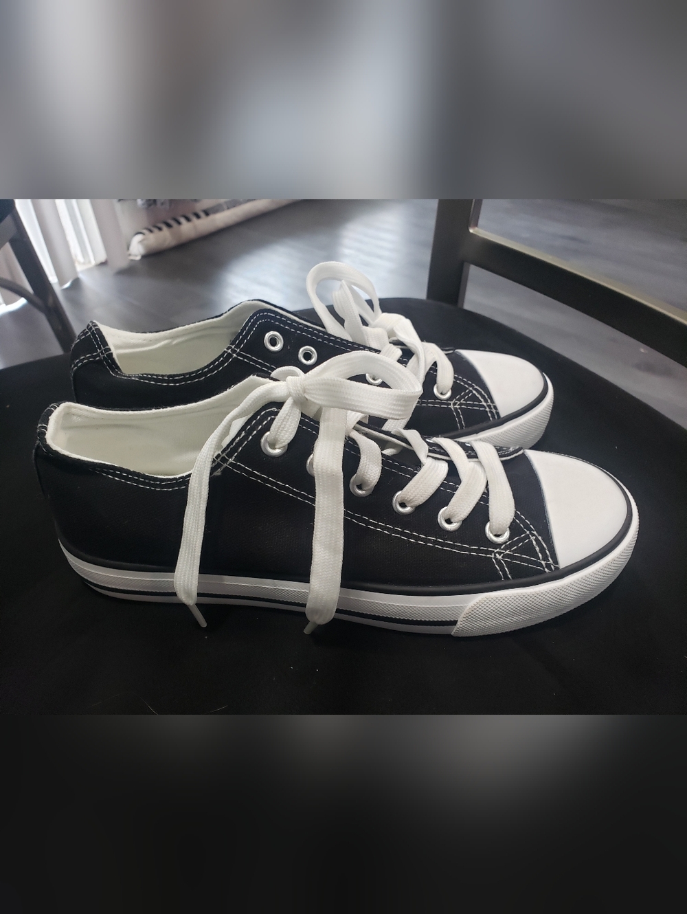 Classic Low-Top Canvas Sneakers in Black and White